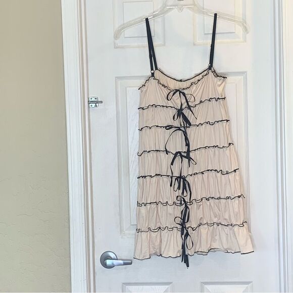 Chloefairy  Summer Ruched Mini Dress Ruffle Tunnel Spaghetti Straps Size Medium - Picture 3 of 11